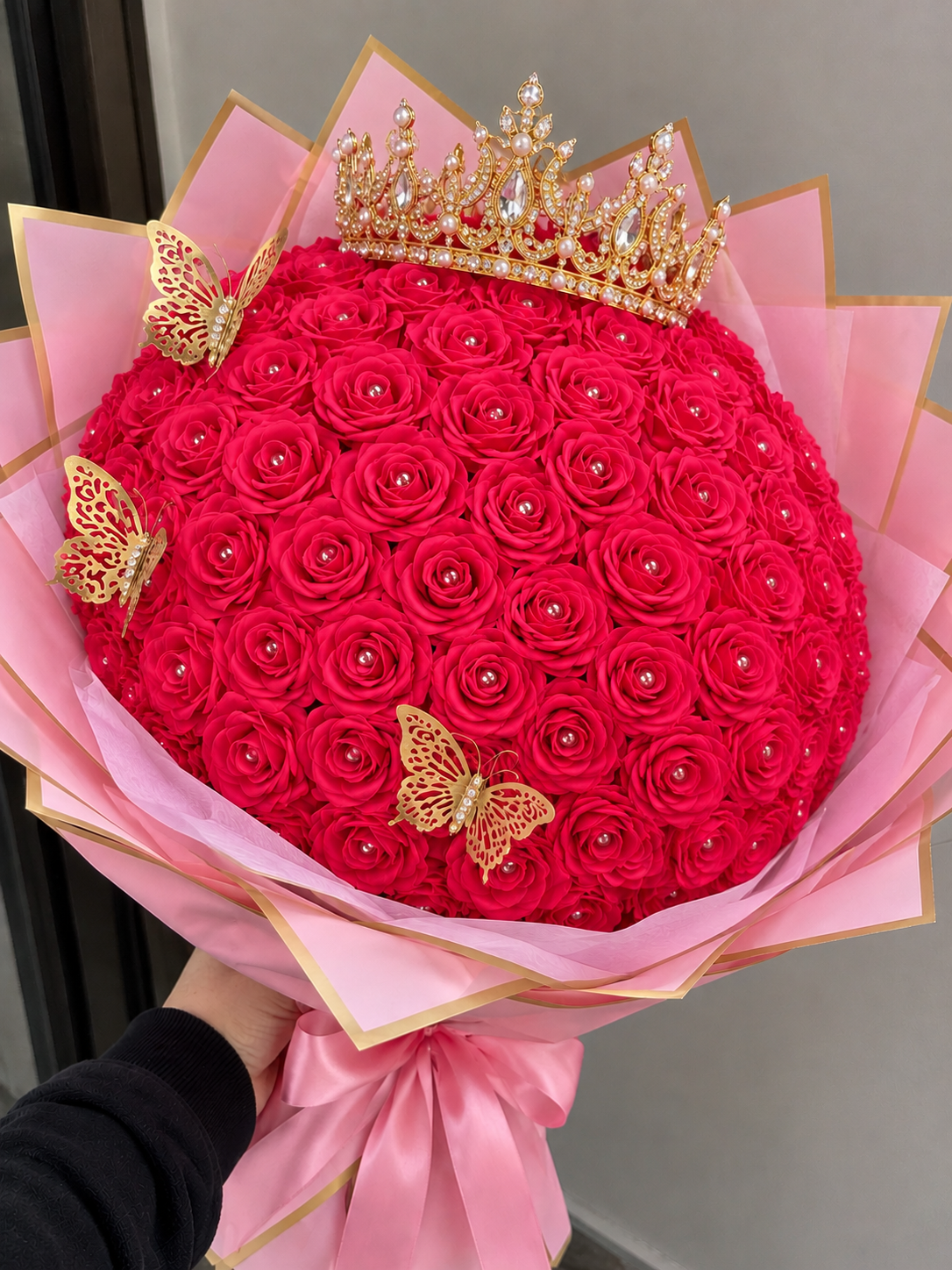 Bouquet of red roses